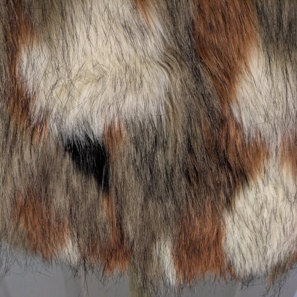 American Eagle Faux Fur Hooded Vest - Picture 9 of 12